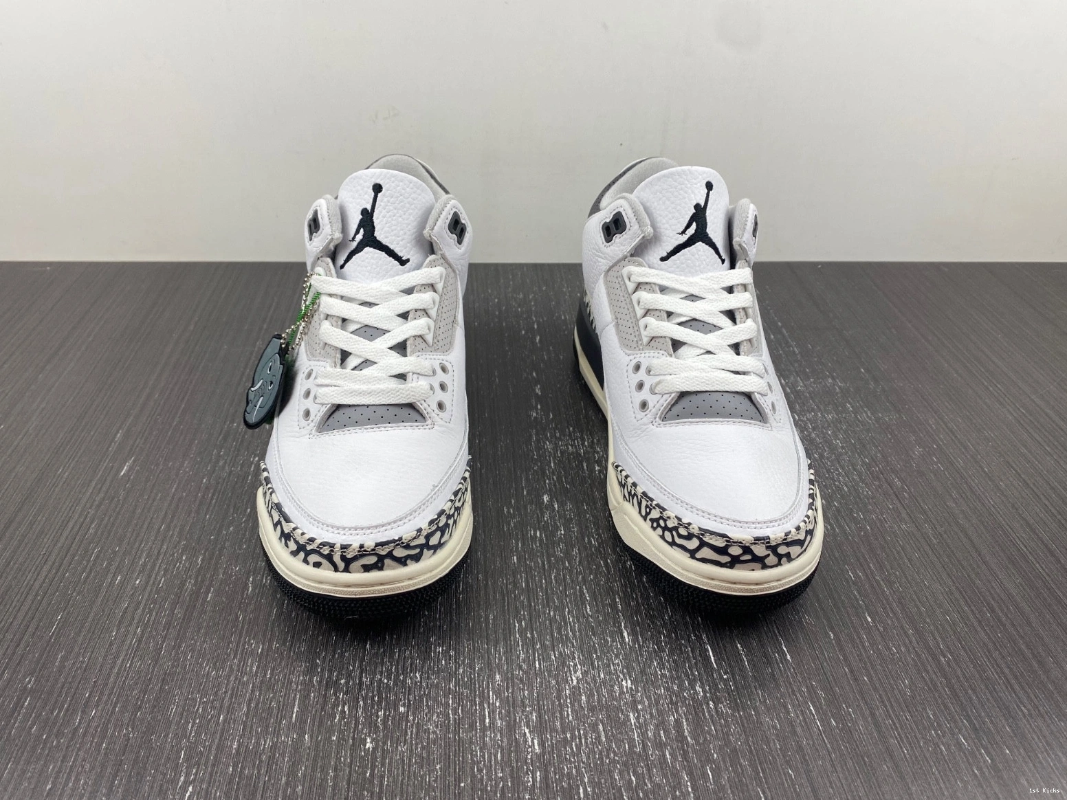 3 N' Jordan Hide DX6665-100 Sneak (GS) - Retro 0101